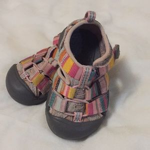 Adorable keen sandals!